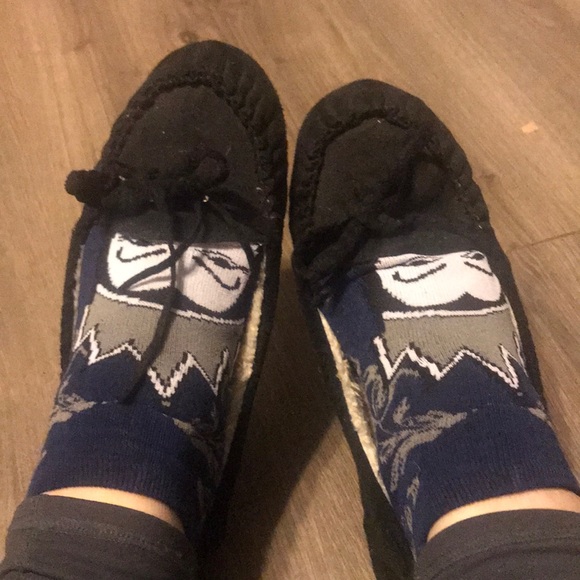 Roxy Slippers - Picture 1 of 3